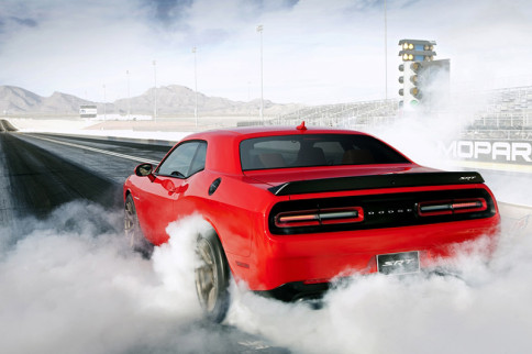 Video: Dodge Challenger Hellcat Steps Up To Tesla P85D For A Rematch