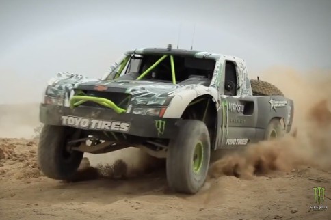 Video: Trophy Trucks At The Edge Of Control