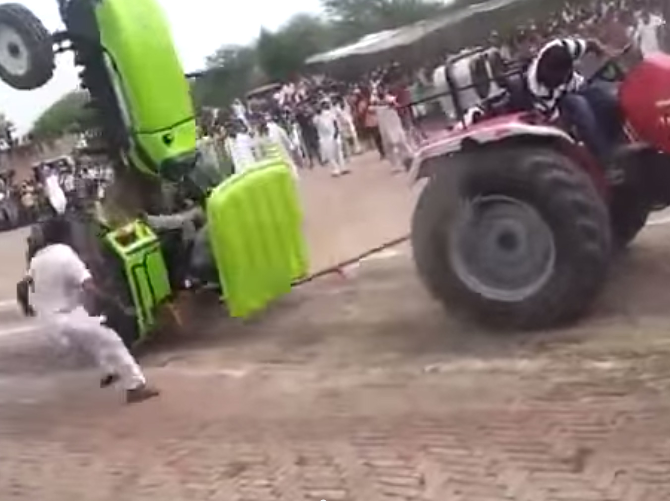 Video: Tug Gone Wrong. Competitor Ends Up On His Roof