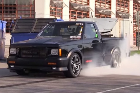 Video: Mean GMC Syclone Tearing Up The Street