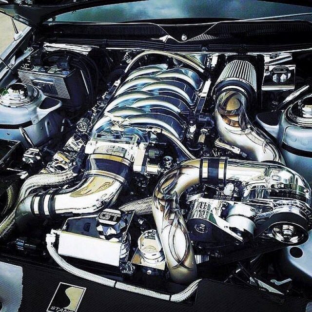 The engine is simply breathtaking, without being overdone. And yet, it makes power, while looking that good. 