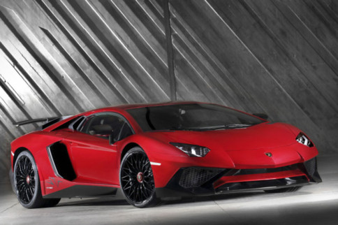 Video: Lamborghini Aventador SV Clocks A Sub-7 Minute 'Ring Lap