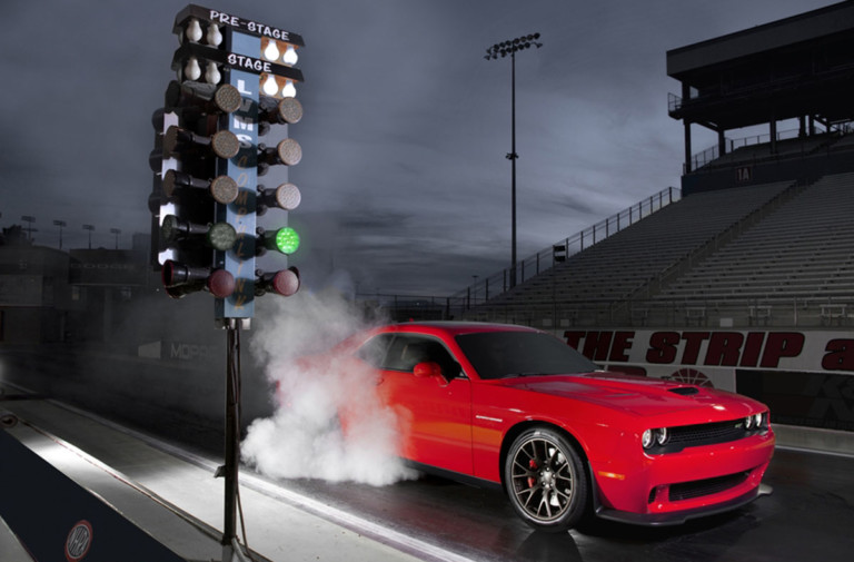 Video: Challenger Hellcat Squares Off With Nissan GT-R Nismo