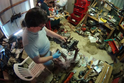 Video: 3 For 3 - Three Guys Assemble Small-Block Ford In 3 Minutes