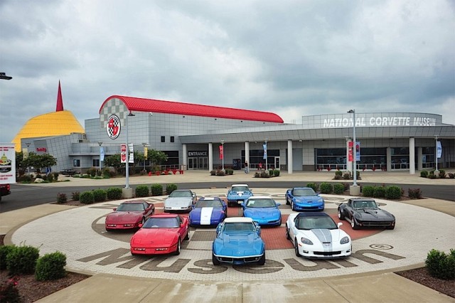 alh-sinkhole-at-national-corvette-museum-outside