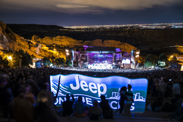 Crowd_at_Jeep_on_the_Rocksoso6kl0hc5v9mfvlr91m7u5no4