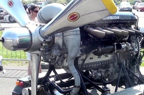 Video: Vintage Merlin V12 Fires Up To Crowd's Delight