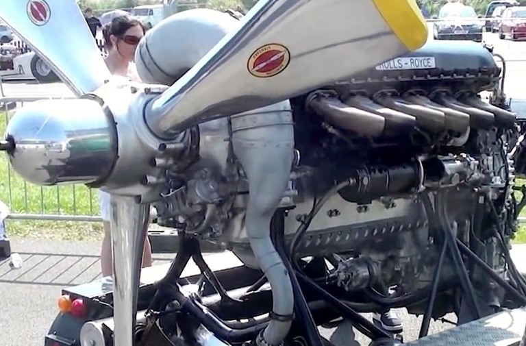 Video: Vintage Merlin V12 Fires Up To Crowd's Delight