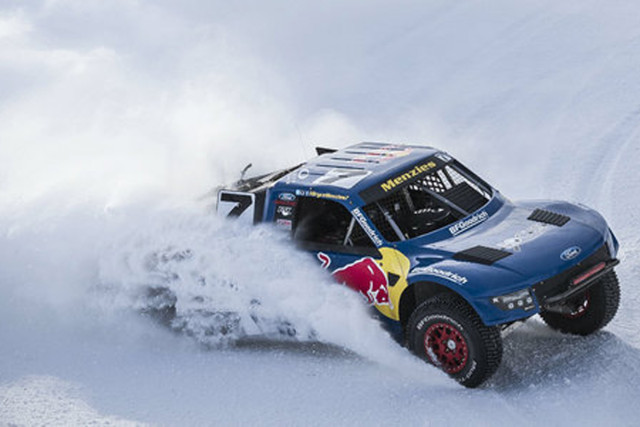 Bryce Menzies races the course during practice at Red Bull Frozen Rush.