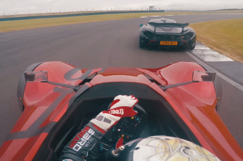 BAC Mono Battles It Out With A McLaren P1 At Anglesey Circuit