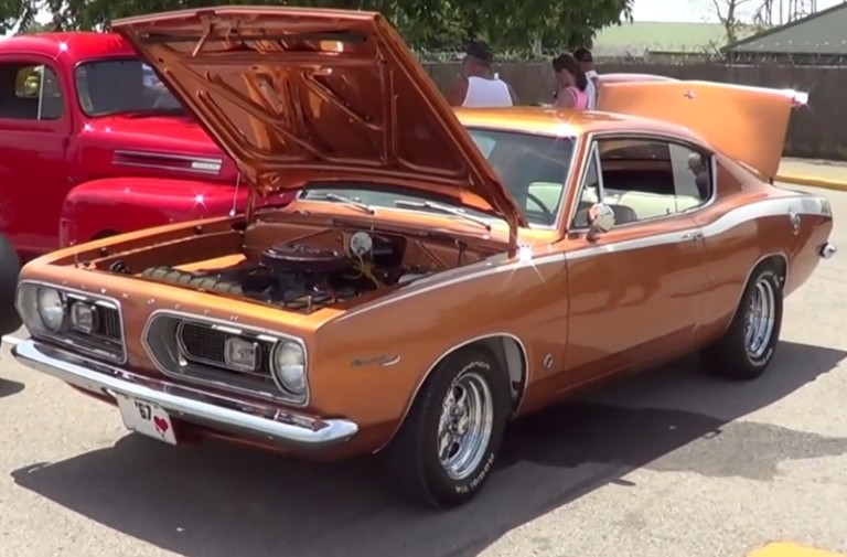 Video: ScottieDTV Spots a 1967 Plymouth Barracuda 340-S