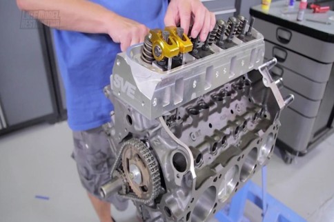 Video: Piston To Valve Clearance On '85-'95 Mustangs With A 302/351