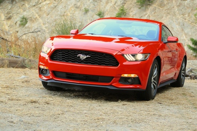 2015-Mustang-EcoBoost-Static-Angeles-Hwy-007