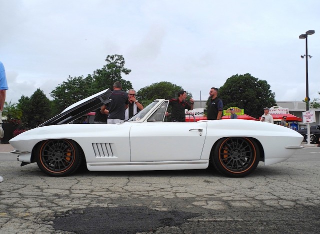 5-Mike_Goldman_Customs_67_Corvette_MS3C-15