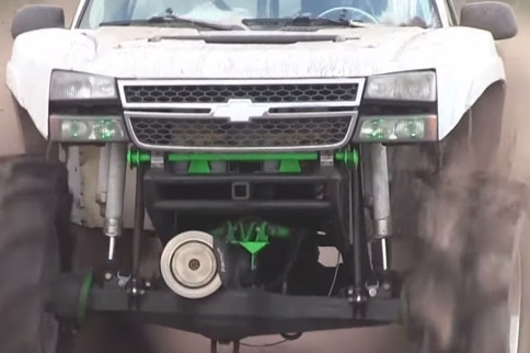 Video: Twin Turbo Duramax Mud Truck Sets The Pace!