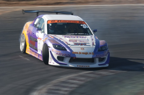 Video: Japan's Hot Version Wheelmen Compete In Rotary Drift-Off!