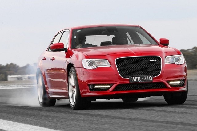 chrysler-300-srt-1