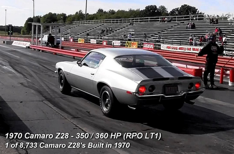 Video: Pure Stock Racing 1965 Vette vs 1970 Camaro Z28