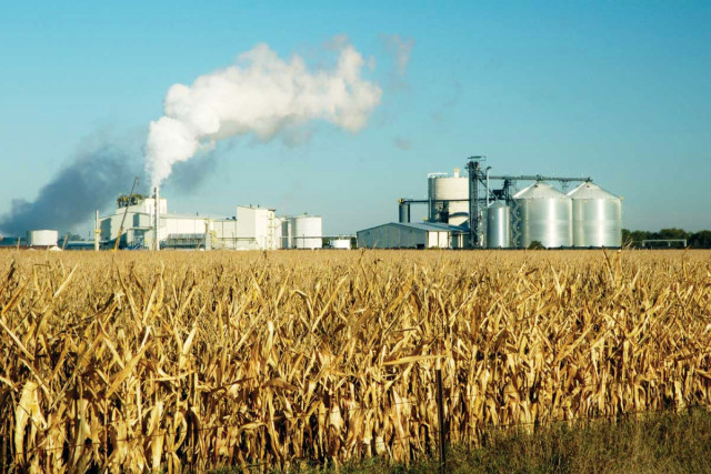 The Ethanol requirement in the RFS sparked an ongoing debate. Image via wallstreetdaily.com