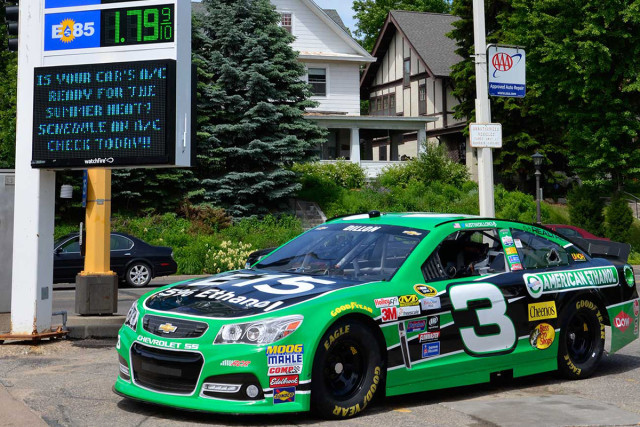 NASCAR seems to like ethanol. Image via thinkbioenergy.com