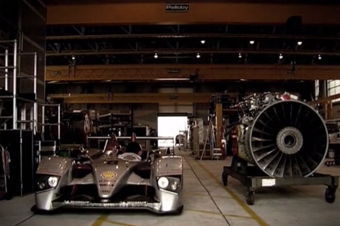 Video: Audi R10 Versus the BAE Harrier!