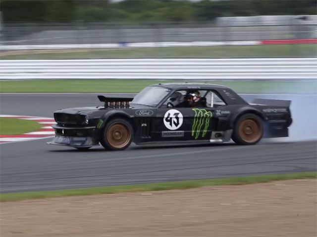 Video: Drifting the Hoonicorn at Silverstone