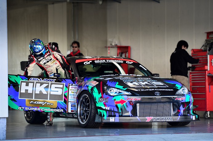 Video: Hibino Tests HKS-Tuned GT86
