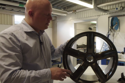 Video: How Koenigsegg Makes 280 MPH-capable Carbon Fiber Wheels