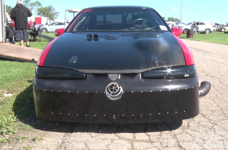 Video: Turbo 4-Cylinder Puts On A Clinic At KOTS!