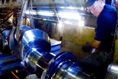 Video: Time-lapse Shows V16 Crankshaft Removal