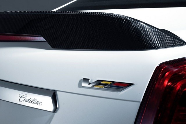 2016-Cadillac-CTS-V-2