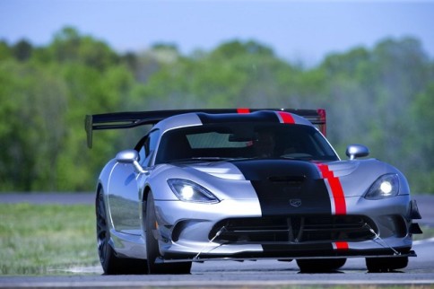 Video: Ralph Gilles In His Viper ACR At VIR