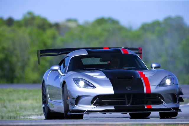 Video: Ralph Gilles In His Viper ACR At VIR