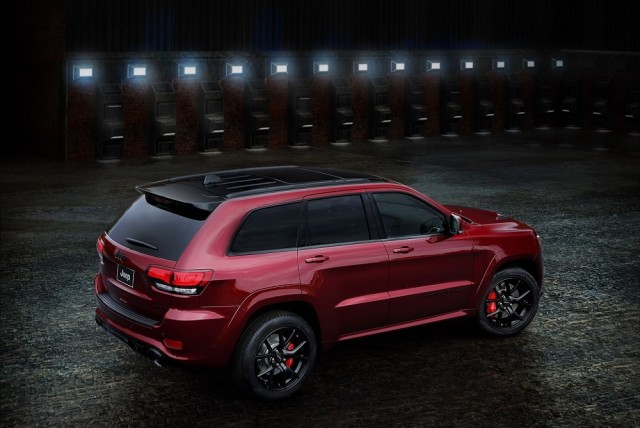 grand-cherokee-night-edition-3