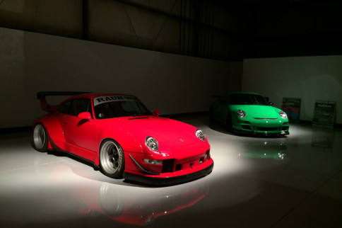 Video: Father-and-Son Rauh Welt Porsche 993