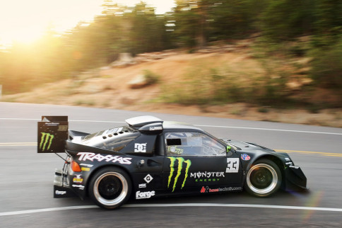 Video: Wicked 930 HP Ford RS200 Evo Attacks The Airstrip