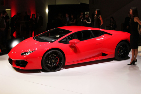 Video: Lamborghini Shows Off The New Huracán LP 580-2’s Dance Moves