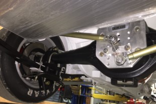 The Differences Between A Panhard Bar And A Watt's Link