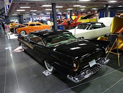1957 Black Ford (1)