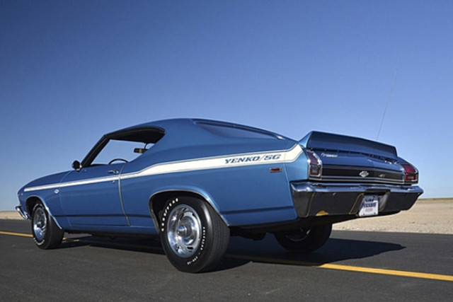 The exterior graphics are a Yenko signature and immediately recognizable, close-up or from afar. 