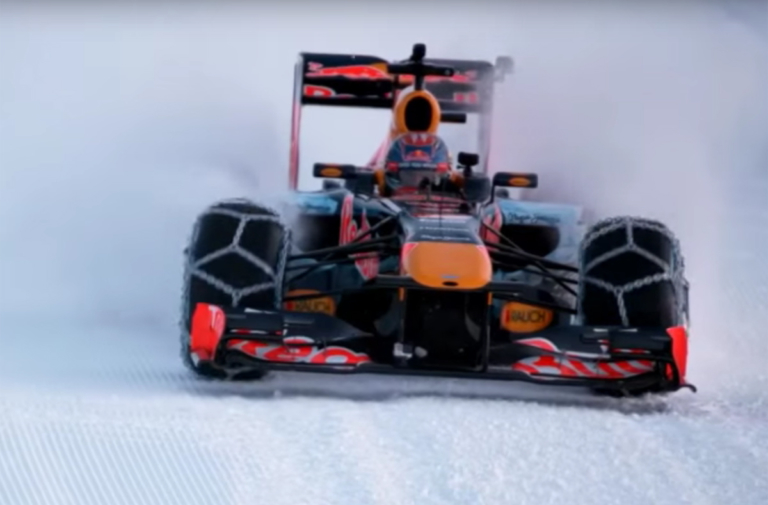 Video: Max Verstappen F1 Snow Demo
