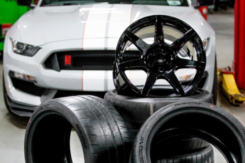 Video: How To Make Carbon Fiber Wheels Like Those On The GT350R