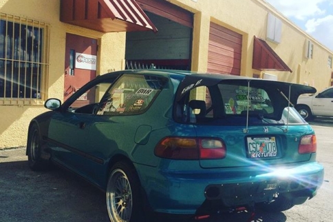Video: Roll-On Drag 800-HP Turbo Civic Owns The Freeway