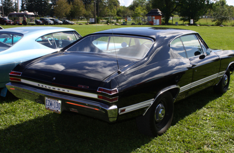 Video: Lope From The Great White North - Cammed '68 Beaumont SD 396