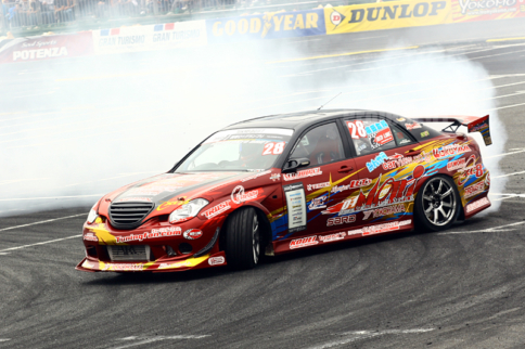 Video: Drifting Odaiba In the Biggest JDM Sedans