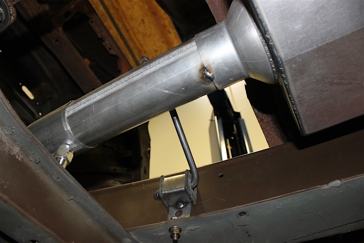 Achieving Tight Clearance For Installing Exhaust On Tiger's Eye