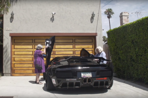 Video: Two Grannies Driving A Widebody Murciélago Is Hilarious