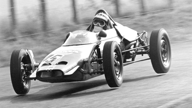 http://www.volkswagen-motorsport.com/fileadmin/user_upload/Fans_Friends/4%20Volkswagen%20Motorsport/Formel_V/Macher/Bilder/ContentVisual_0005__08_McNamara_MK_II_Formel_V_1969.jpg