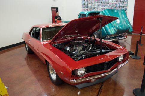 Video: No Frills, Old School, 700 Horsepower 1969 Camaro