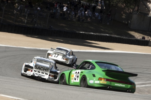 Video: Classic 911 Chases 935s in the Fog